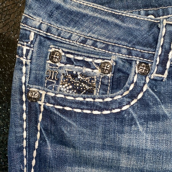 Woman’s Miss Me jeans - Picture 5 of 7